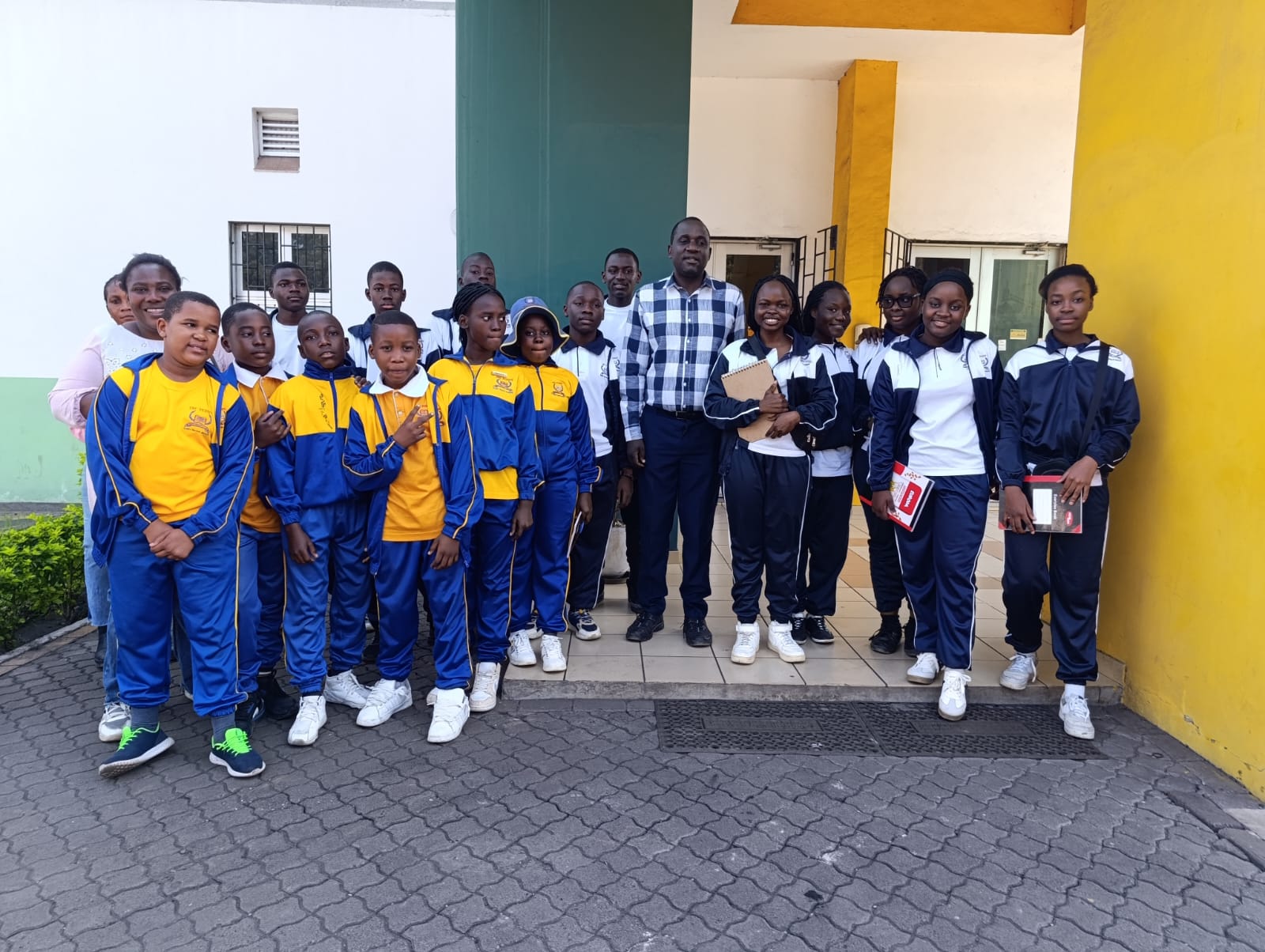 On Point learners on a field trip to a mining site near Tete
